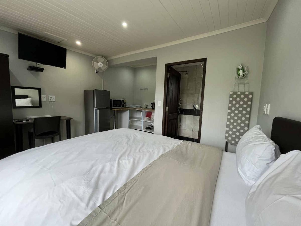 Halleria Self Catering Вайт-Рівер Екстер'єр фото