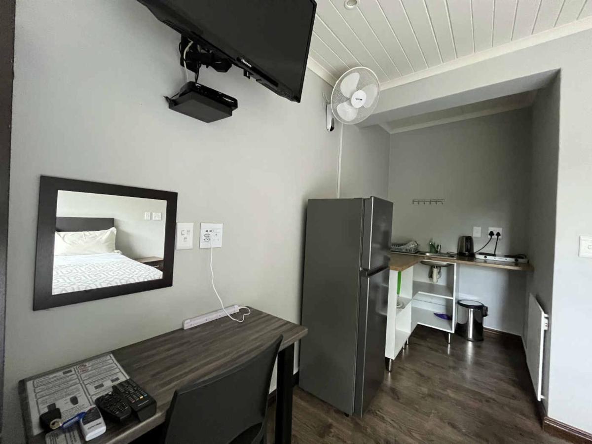 Halleria Self Catering Вайт-Рівер Екстер'єр фото