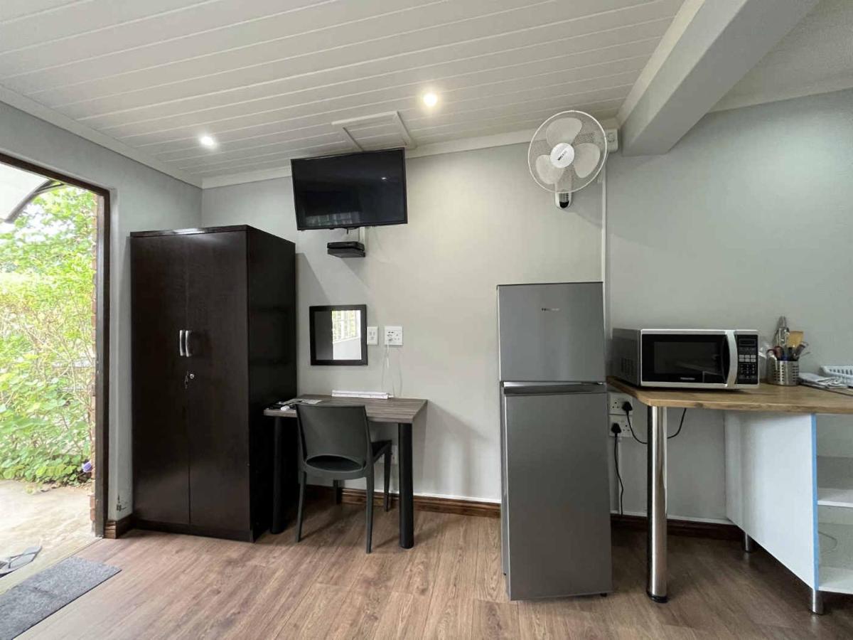 Halleria Self Catering Вайт-Рівер Екстер'єр фото