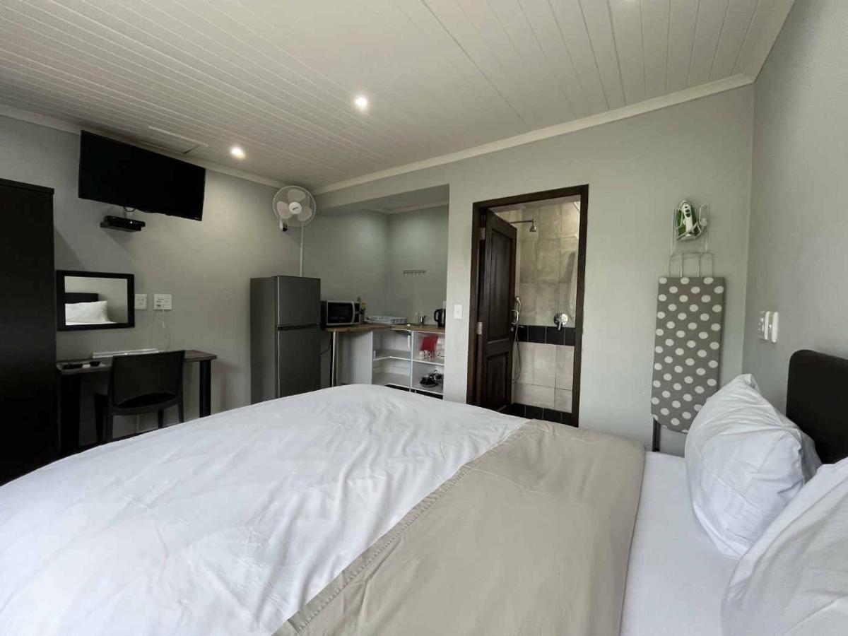 Halleria Self Catering Вайт-Рівер Екстер'єр фото