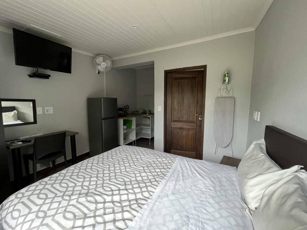 Halleria Self Catering Вайт-Рівер Екстер'єр фото